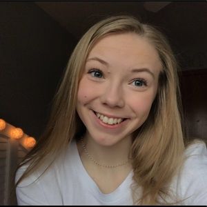 Meet your Posher, Elise